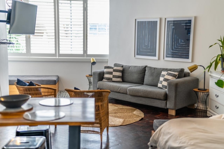 To Let 1 Bedroom Property for Rent in Sea Point Western Cape
